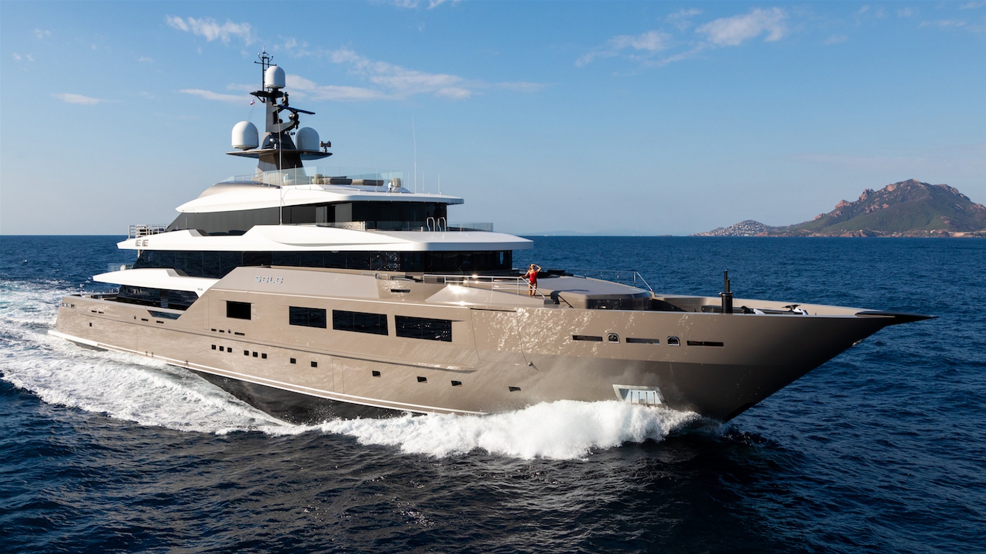 How to Charter a Yacht Like a Pro (2025 Edition)